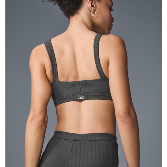 Brand new Alo yoga Anthracite / black bra Medium super cute and flattering - Picture 5 of 9